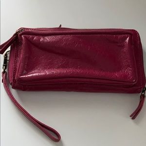 Latico zip around wallet w/detachable wrist strap